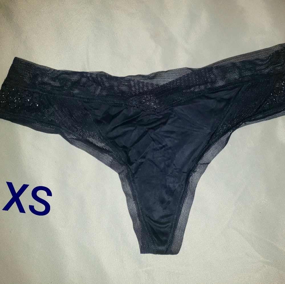 BNWT VICTORIA SECRET XS NAVY BLUE LACE THONG